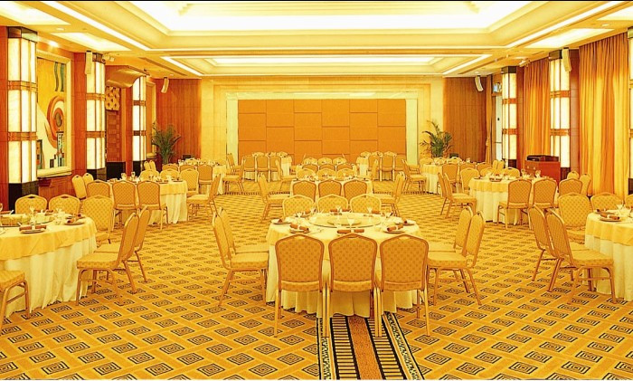 佳宁娜大酒店主图