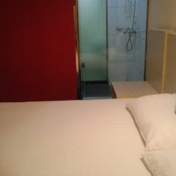 汉庭酒店(上海西康路店)主图