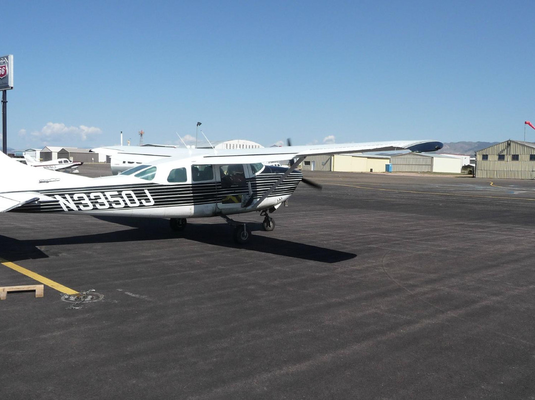 Out of the Blue Skydiving-Penrose必去景点