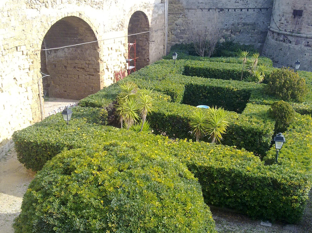 Castello Aragonese-塔兰托必去景点