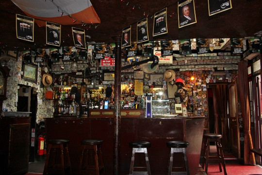 黄铜头颅酒吧-都柏林必去景点