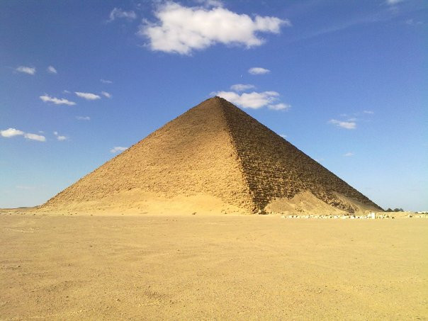 Pyramid of Menkaure-吉萨必去景点