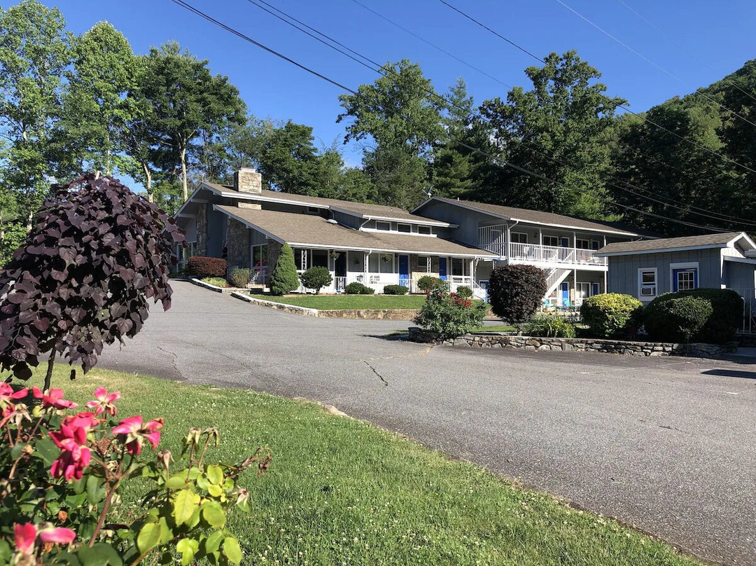 Meadowlark Motel with Restaurant & Bar