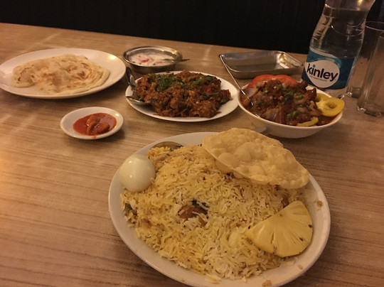 Azad Restaurant主图