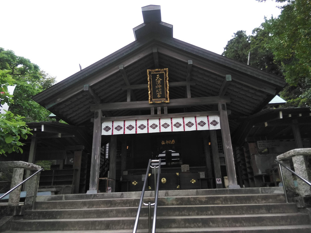 Amatsu Shinmeigu Shrine-鸭川市必去景点