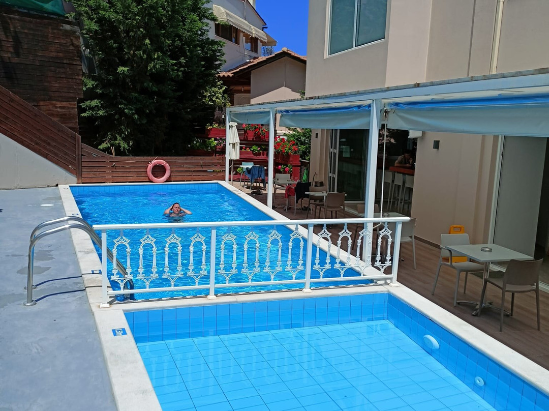 Planos Beach Hotel 海滩酒店主图
