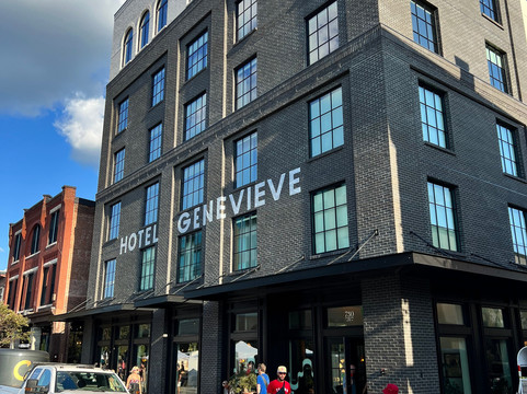 Hotel Genevieve主图