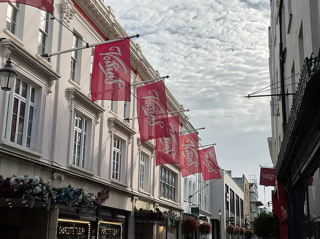 Voisins Department Store-St. Helier必去景点
