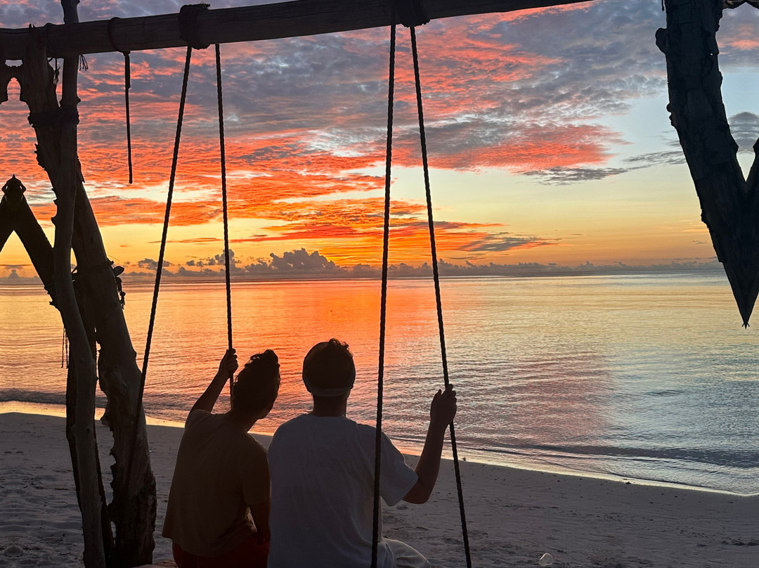 One The Island主图