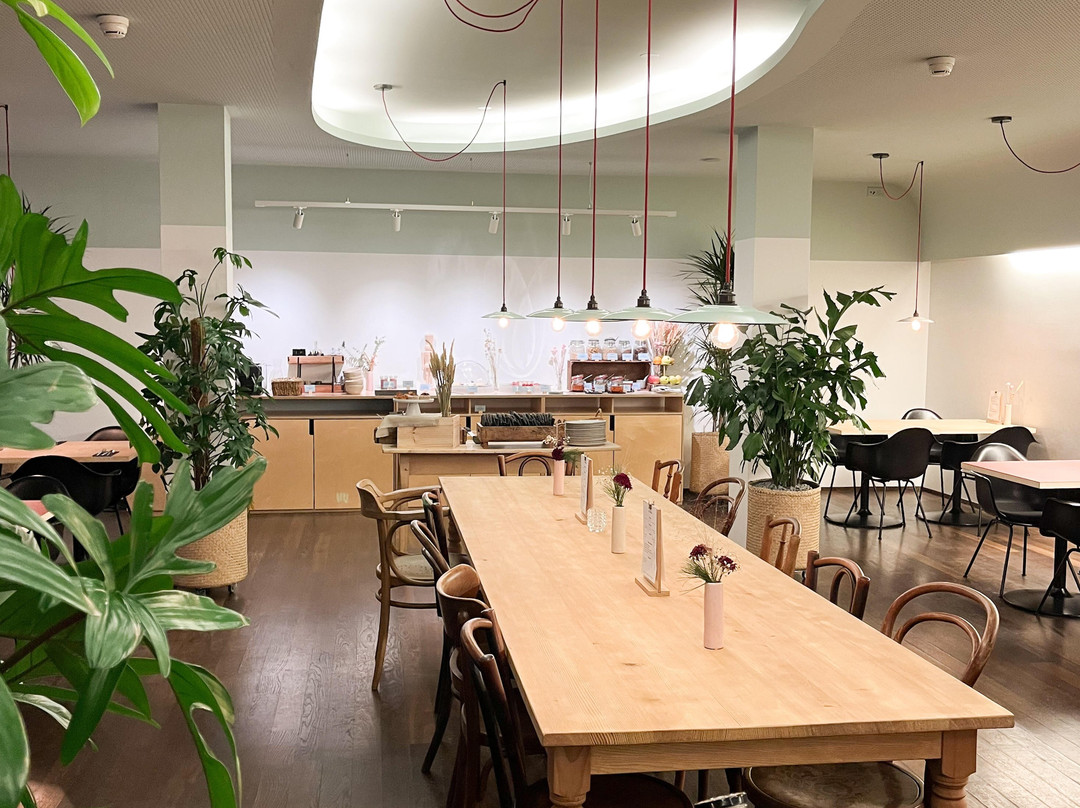 多姆酒店主图