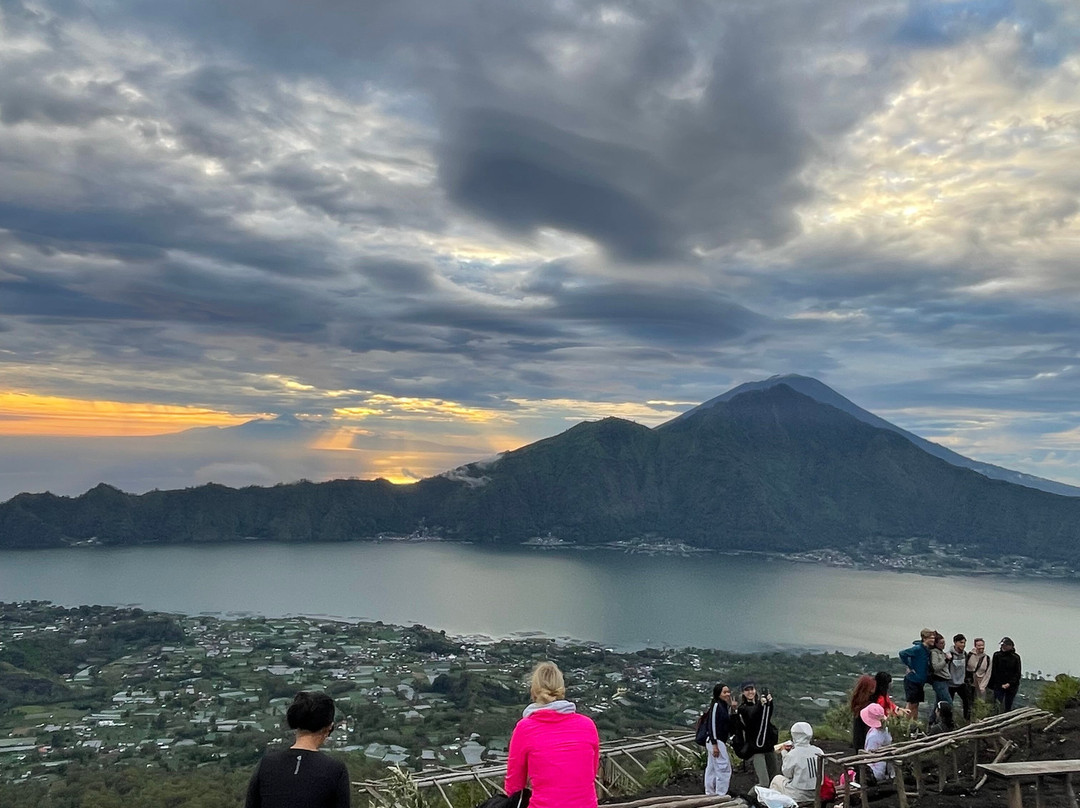 Mount Batur Sunrise Trekking-登巴萨必去景点