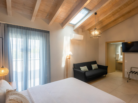 泰勒希拉酒店主图