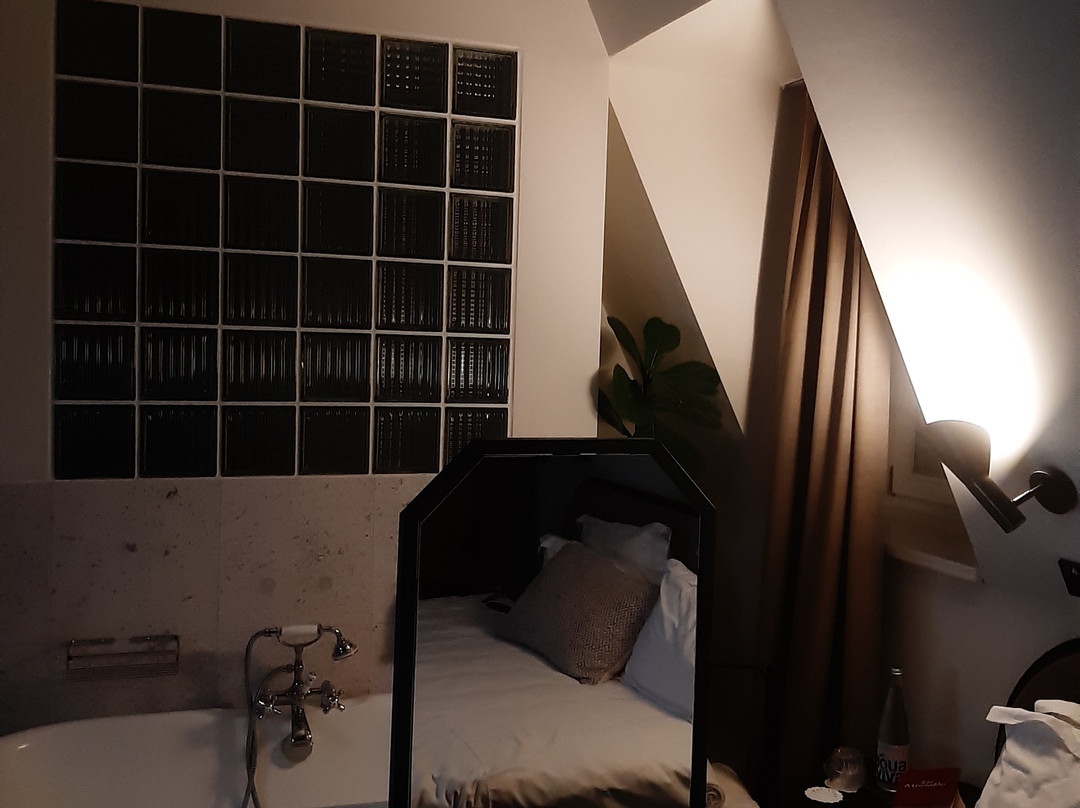 Pavilion Hotel & Social Club主图