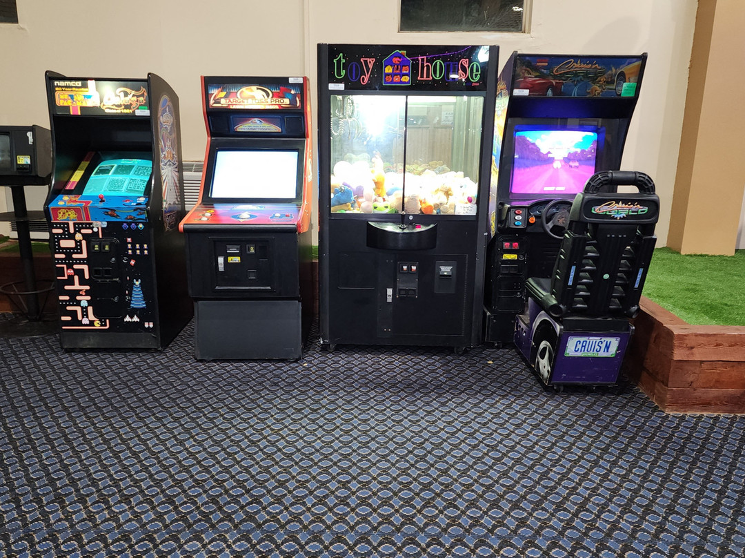 Katahdin Inn And Suites主图