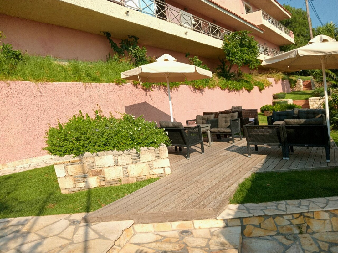 Sandy Bay Hotel主图