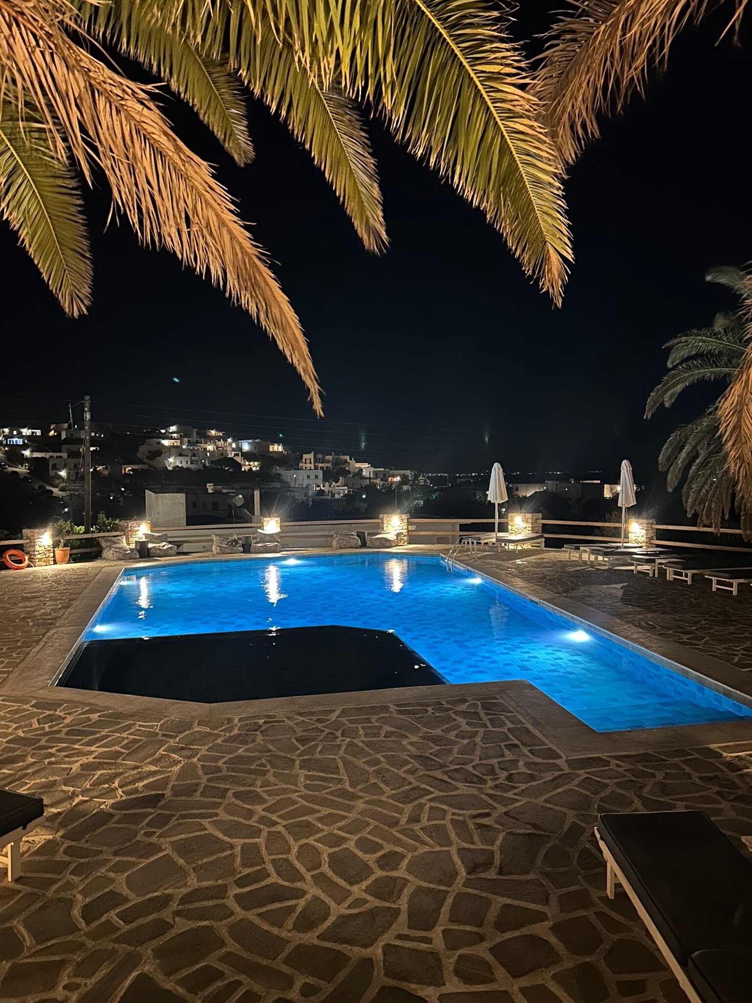 Pnoi Hotel-官方