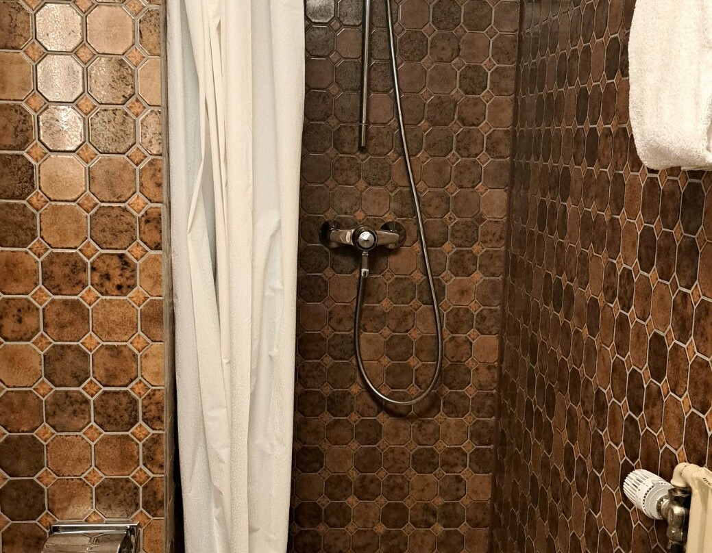 赫斯臣酒店主图