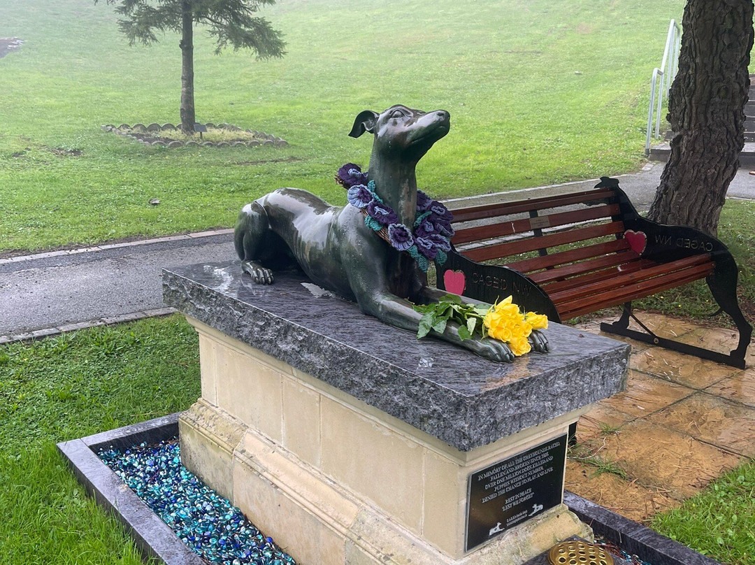 Holywell Pet Cemetery景点图片
