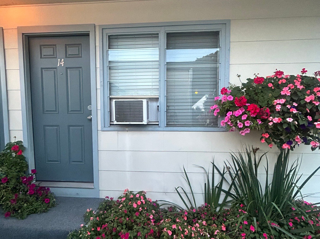 小镇海滩汽车旅馆主图