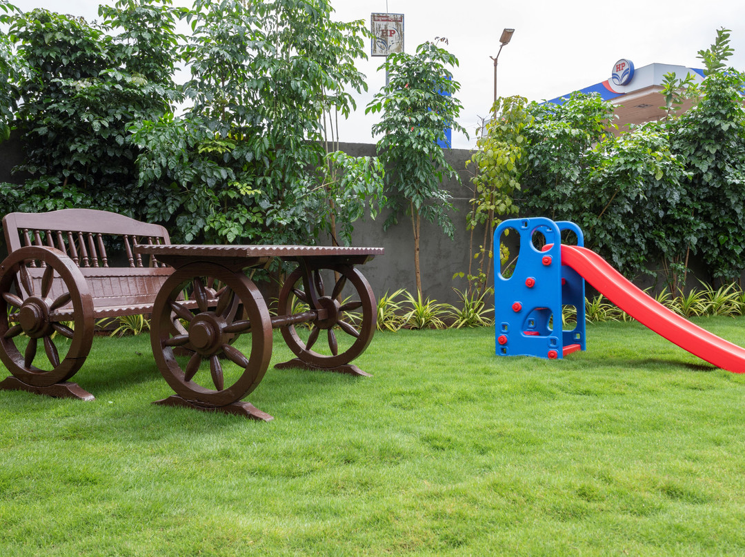 Stone Wood Hotel Amboli