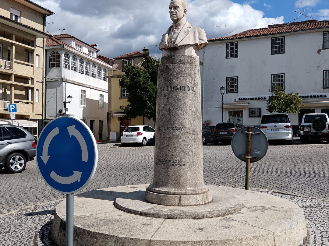 Statue of Father Joaquim Marcelino da Fontoura - Largo do Anjo景点图片