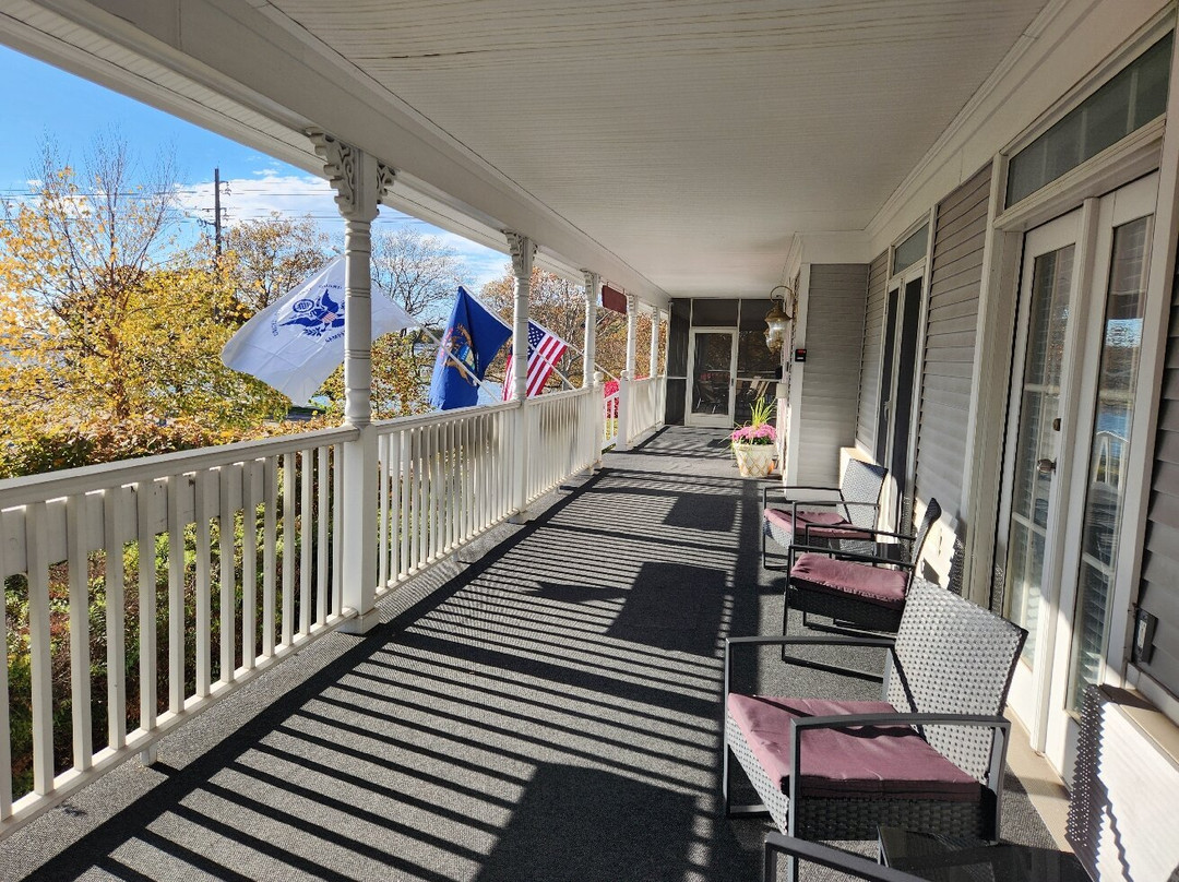 The Harbor House Inn主图