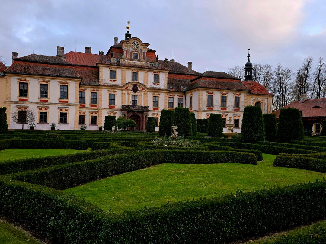 Chateau of Jemniste主图