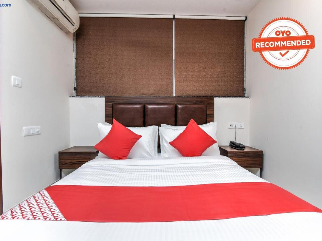 OYO Flagship 75052 Kuku Residency