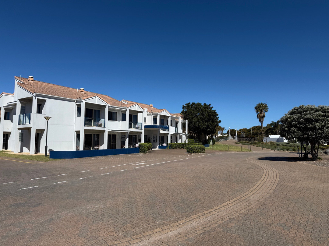 The Marina Hotel主图