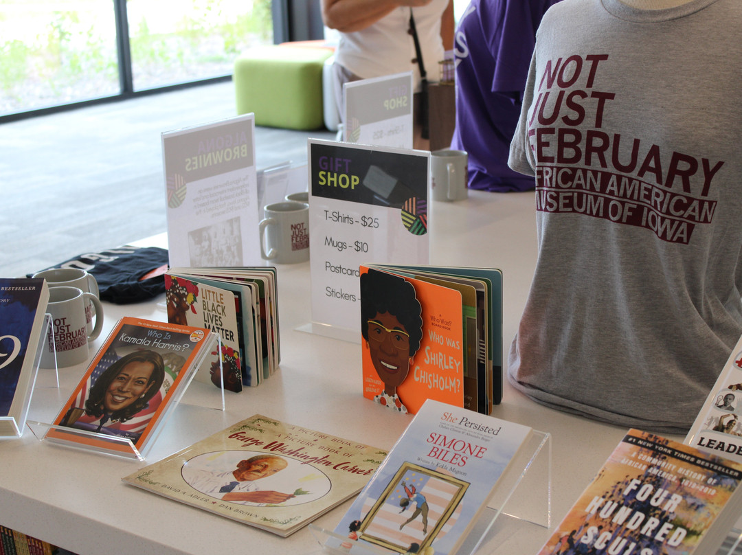 African American Museum of Iowa-锡达拉皮兹必去景点