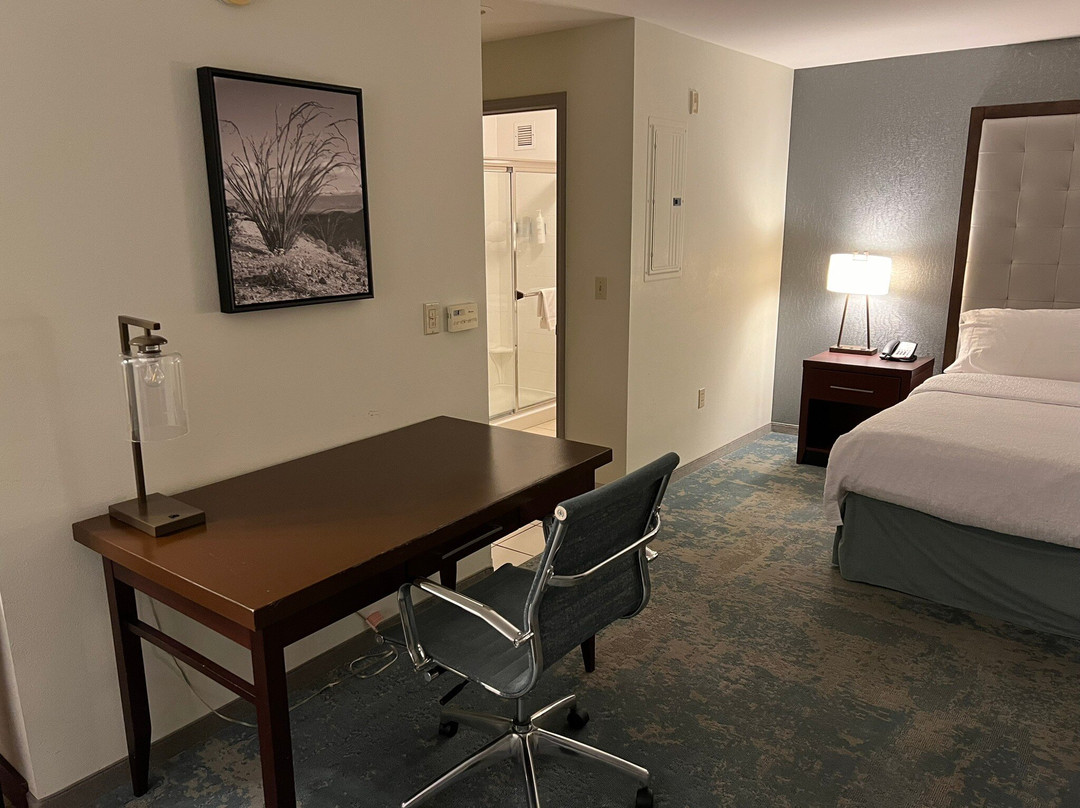 棕榈沙漠希尔顿惠庭套房酒店主图