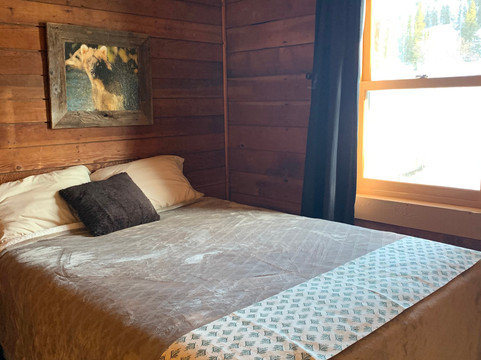 奥罗拉山旅馆主图