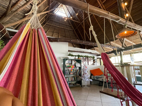 Chaki Café Boutique