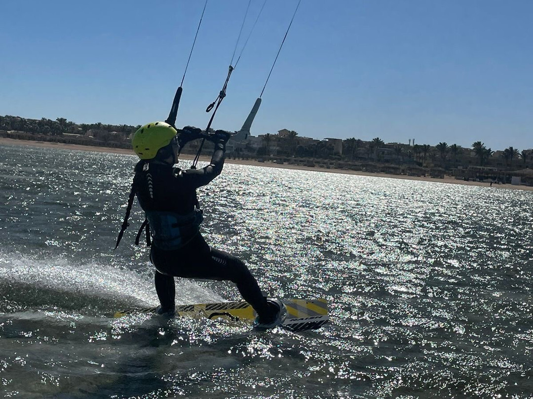 Kitesurfing Windsurfing Kiteboarding OS The Old School-沙姆沙伊赫必去景点