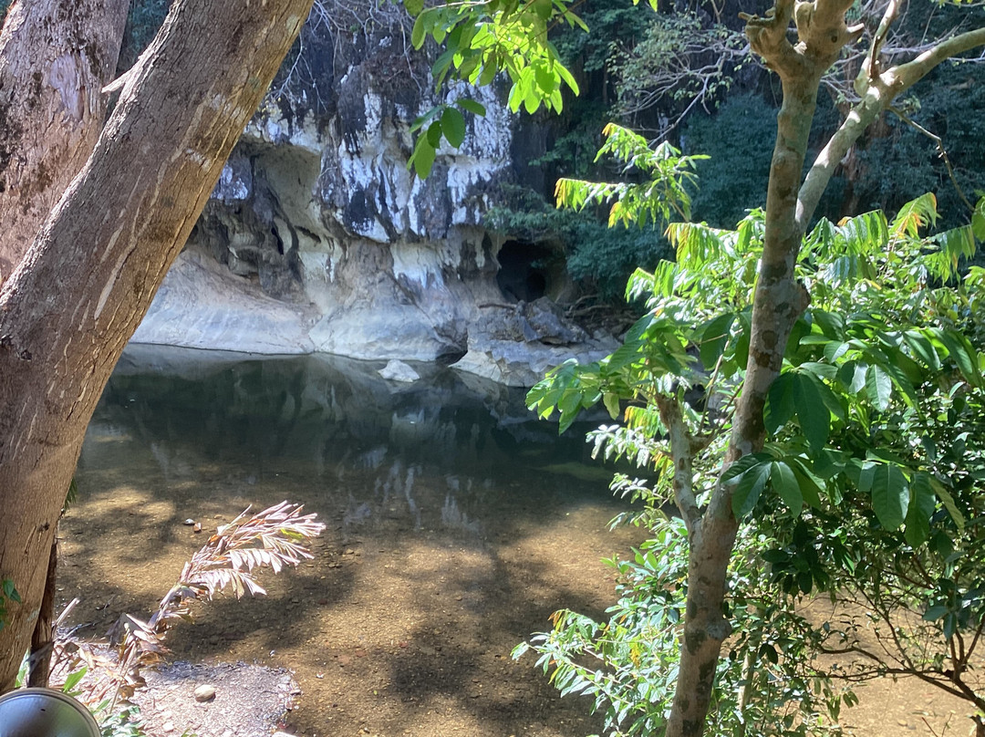 艺术河景旅馆主图