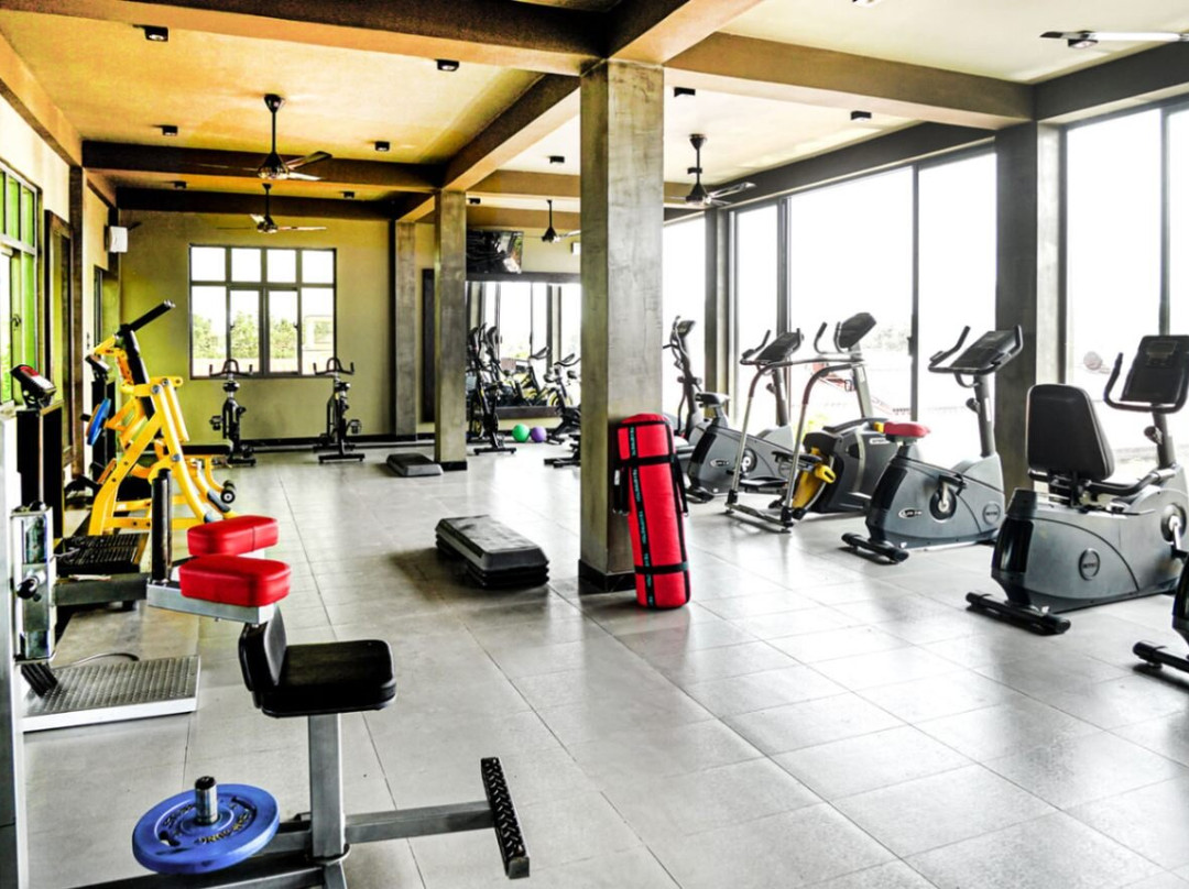 Sasha Transit Hotel主图