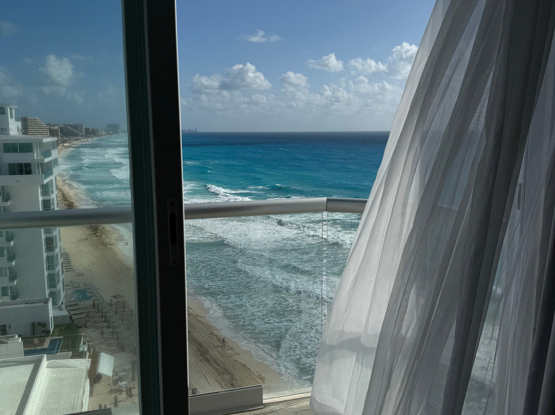 贝尔维尤海滩天堂全包酒店主图