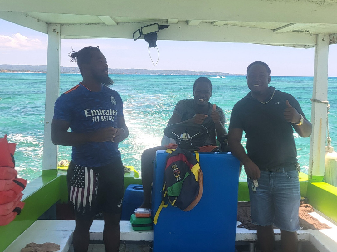 Booby Cay Island-内格里尔必去景点