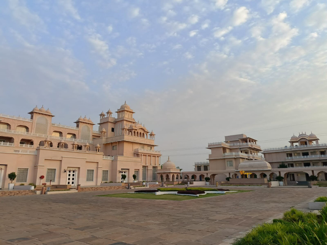 The Utopia Resort主图