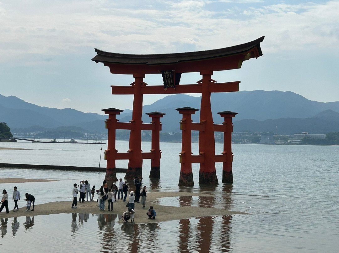 Itsukushima Shrine Torii-廿日市市必去景点