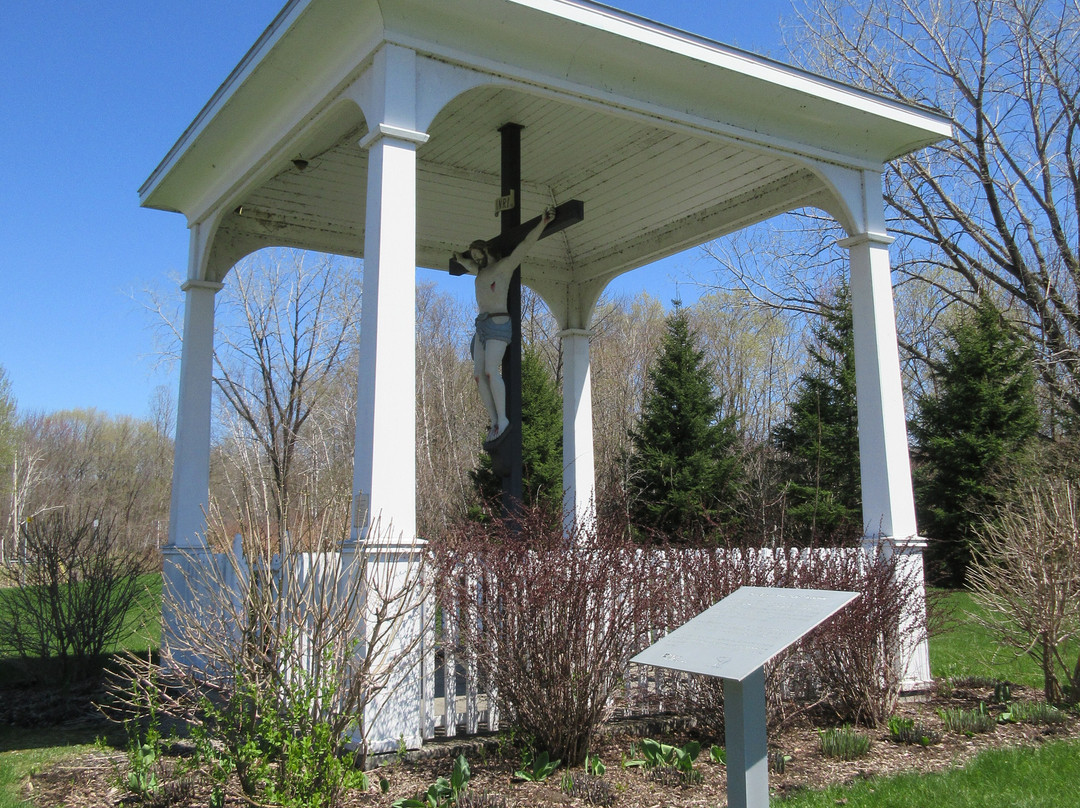 Lake St. Augustin Waterfront Park-St Augustin de Desmaures必去景点