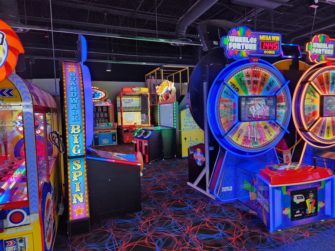 Great Lakes Crossing Outlets-奥本山必去景点