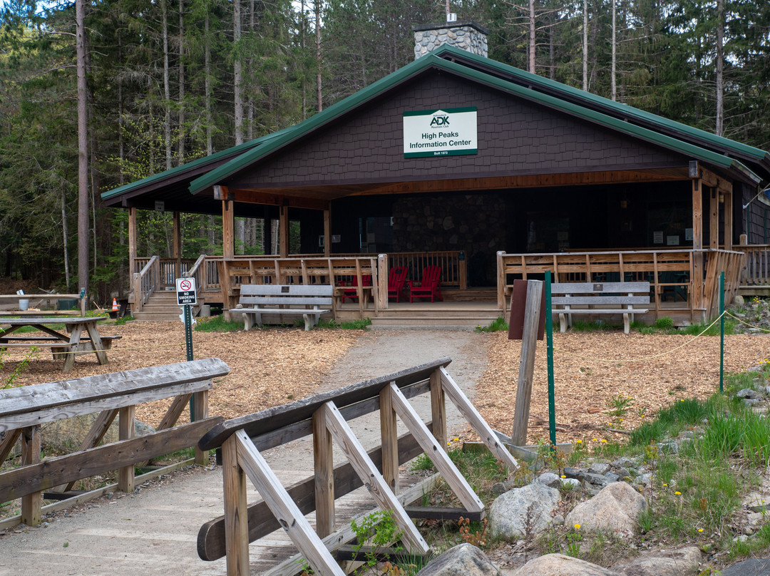 High Peaks Information Center-普莱西德湖必去景点