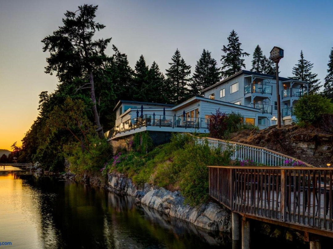 Raven Point Inn