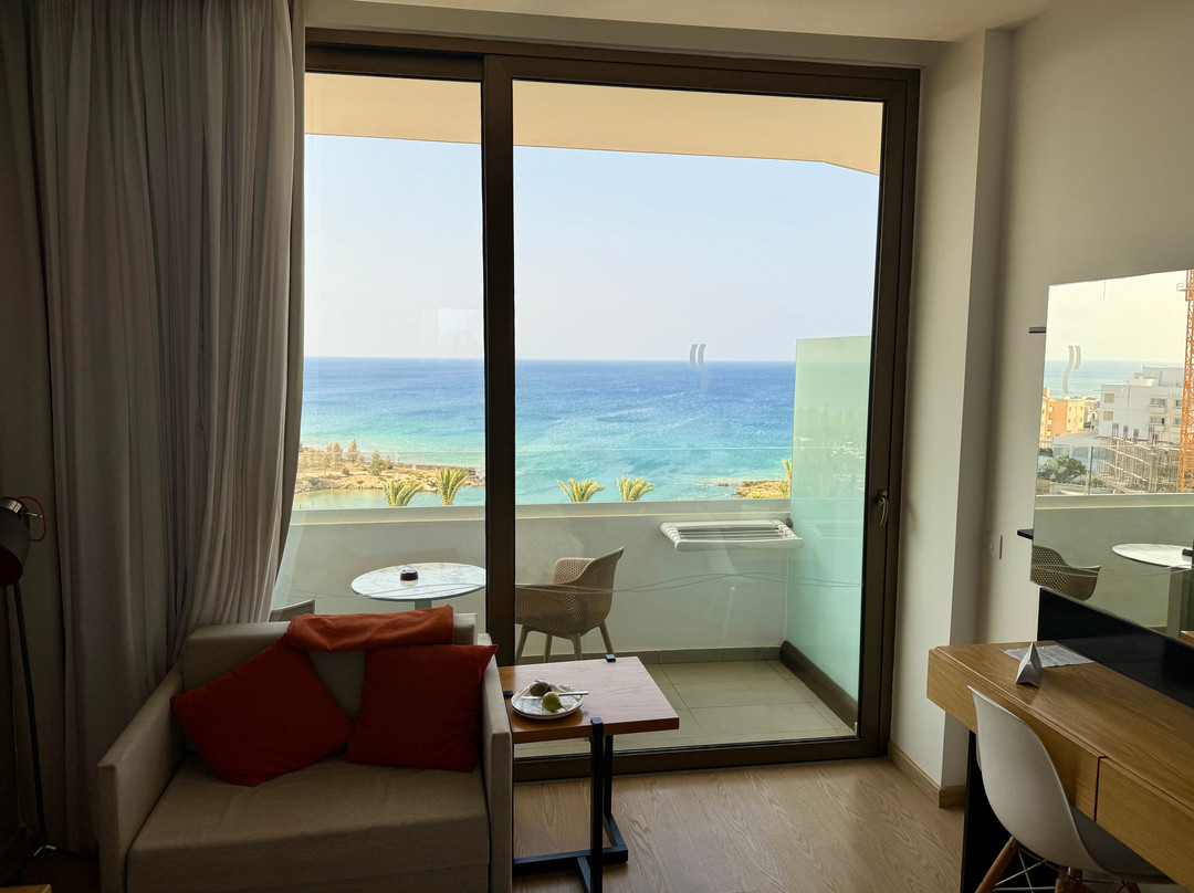 Crystal Springs Beach Hotel主图