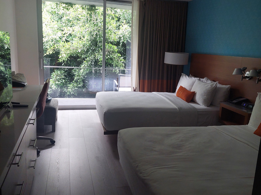 圣塔莫尼卡海滨酒店主图