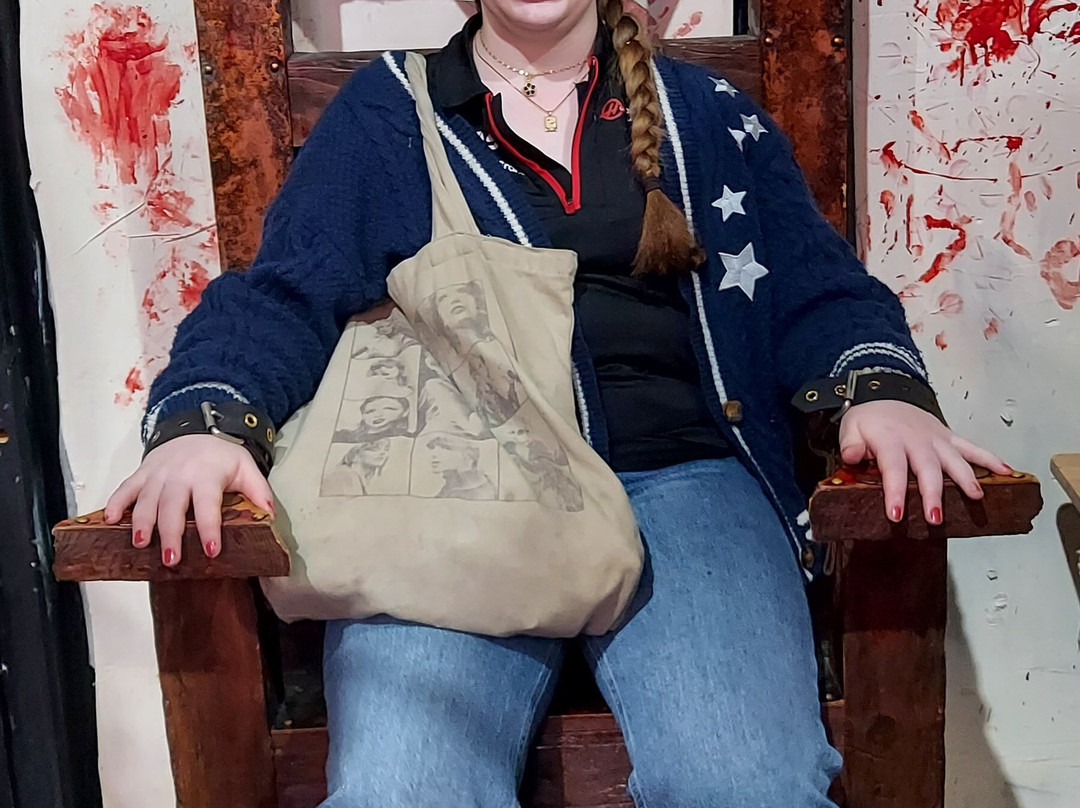 Sick to Death-切斯特必去景点