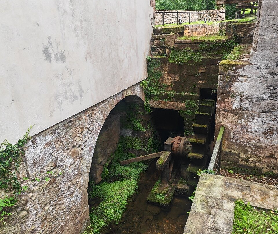 Ferreria de Cades-Herrerias必去景点