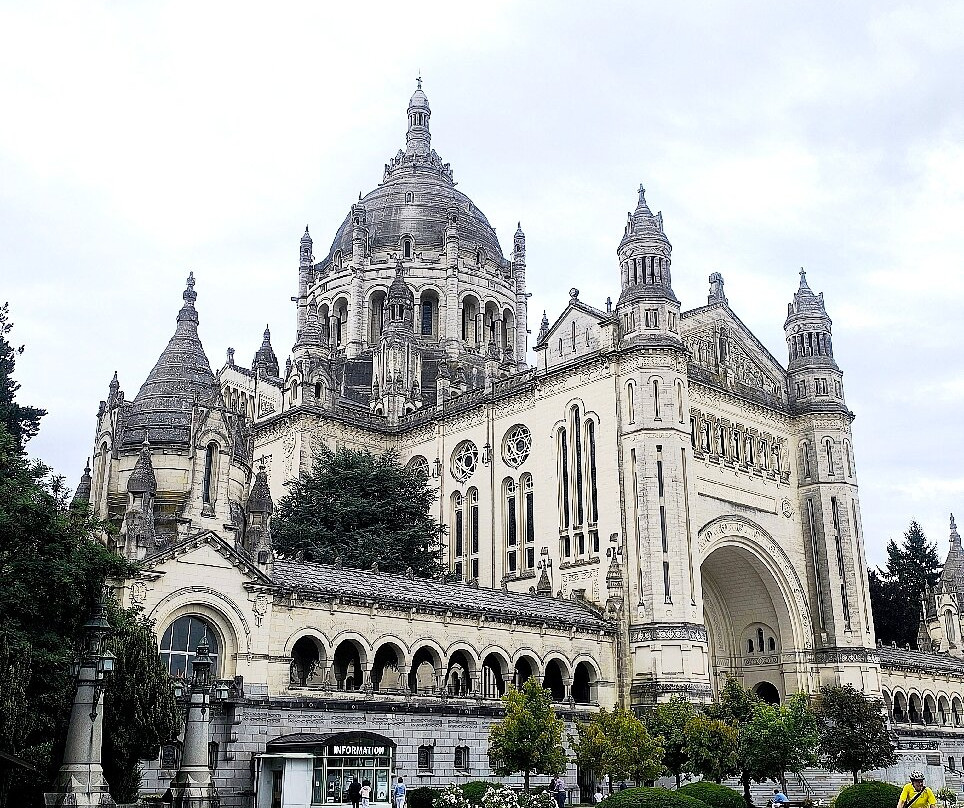 Carmel de Lisieux-Ville de Lisieux必去景点