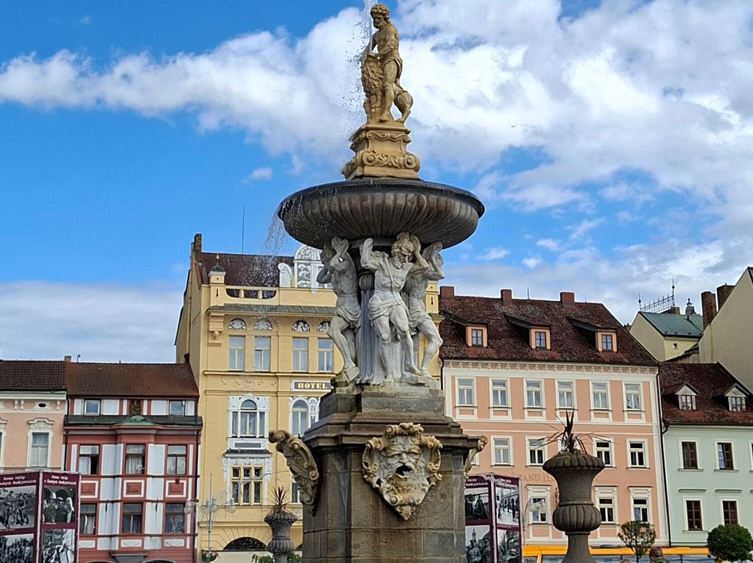 Samson's Fountain-契斯凯布达札维必去景点